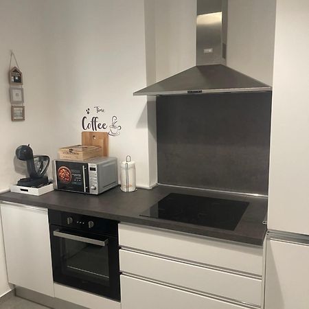 Deluxe Apartment Self Check In Parking Генуя Экстерьер фото